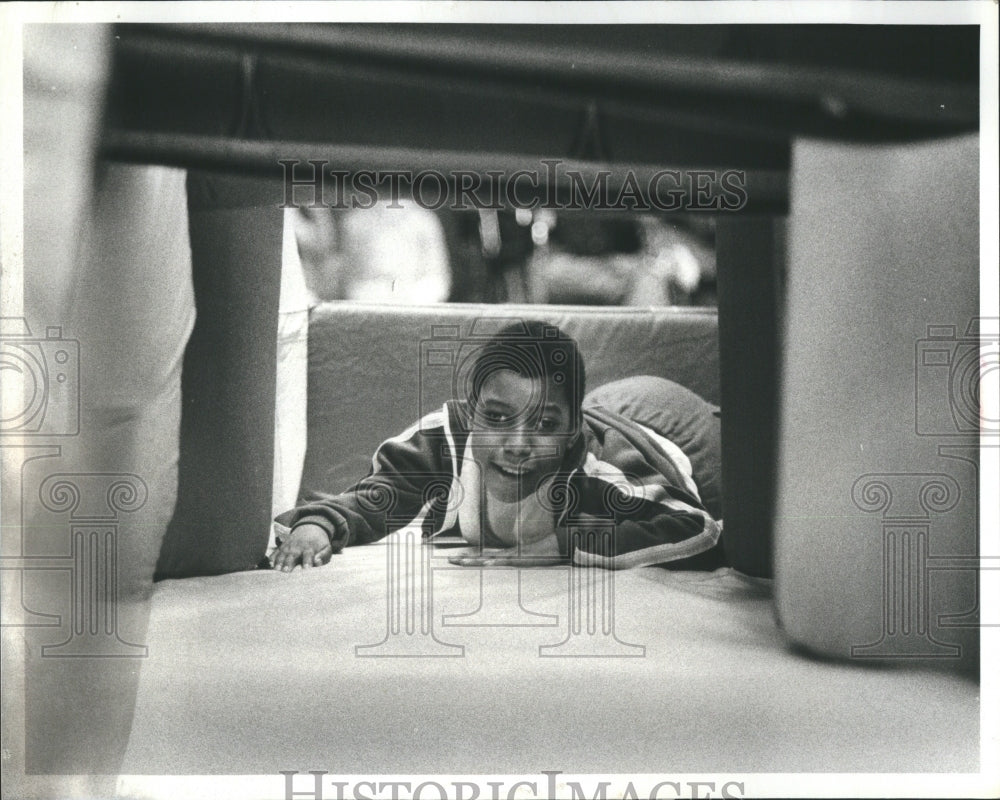 1980 Press Photo Cerebral Palsy Olympics Obstacle Event