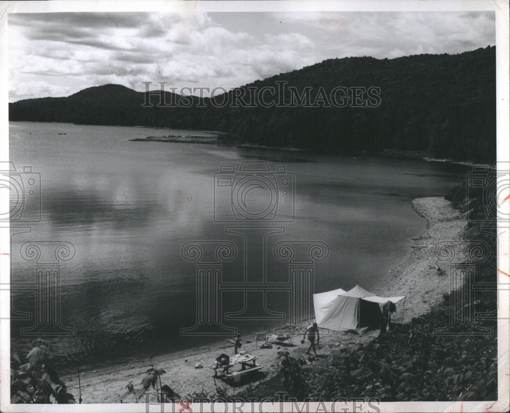 1969 Press Photo Michigan Camping Lakeside