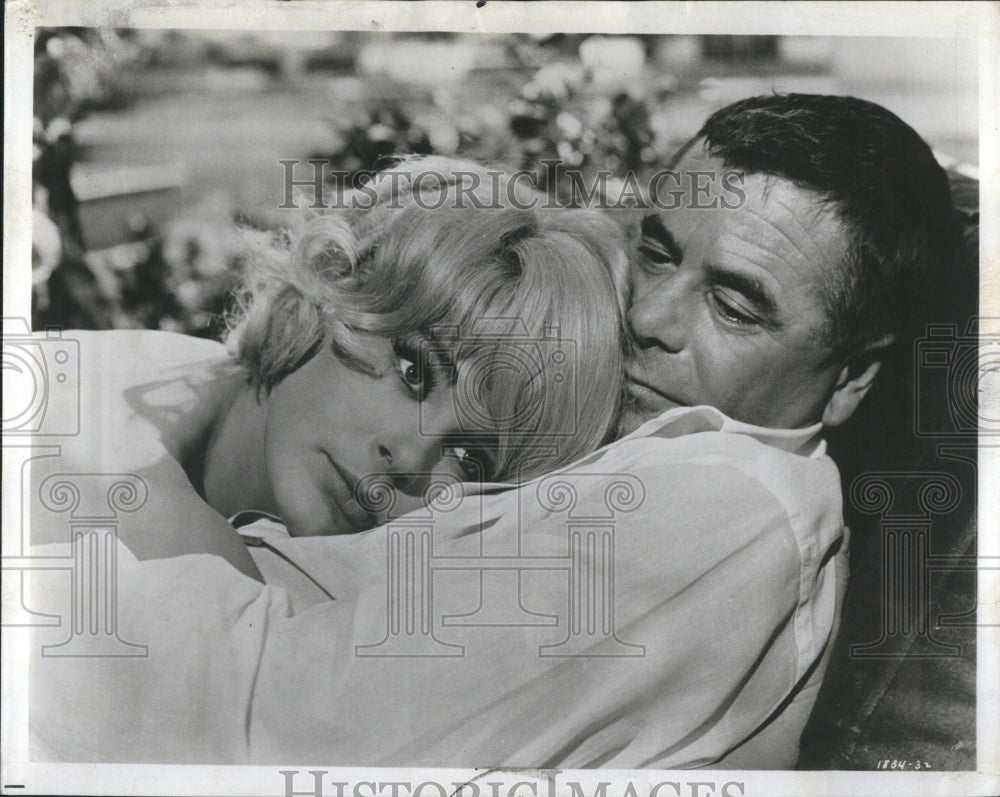 1966 Press Photo Elke Sommer Clings Close To Her Man