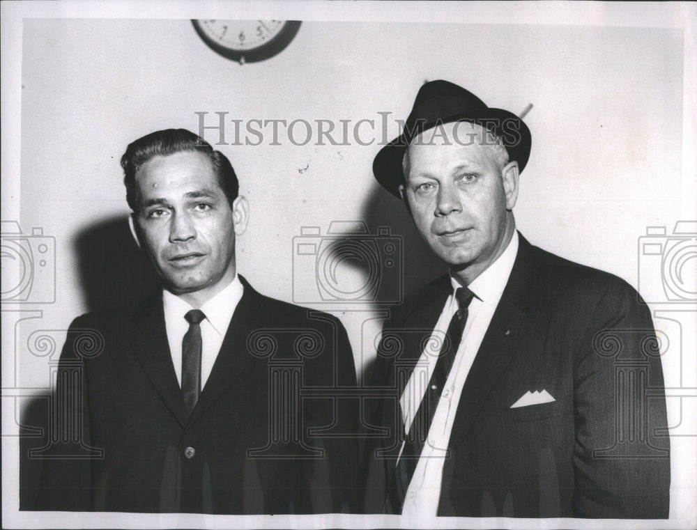 1963 Press Photo Anderson escorted by Deputy Sheriff