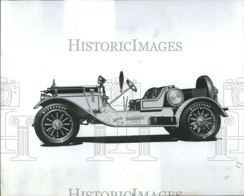 1974 Press Photo Bearcats Stutz at automobile museum