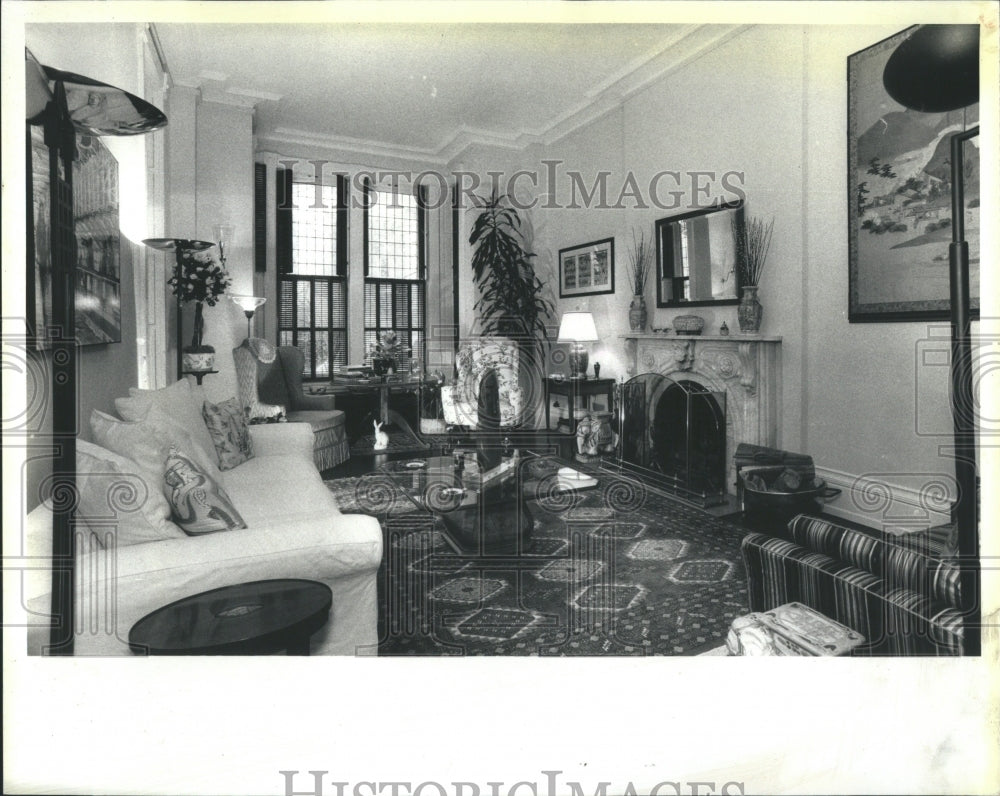 1990 Press Photo Gold Coast House Walk Home Interior