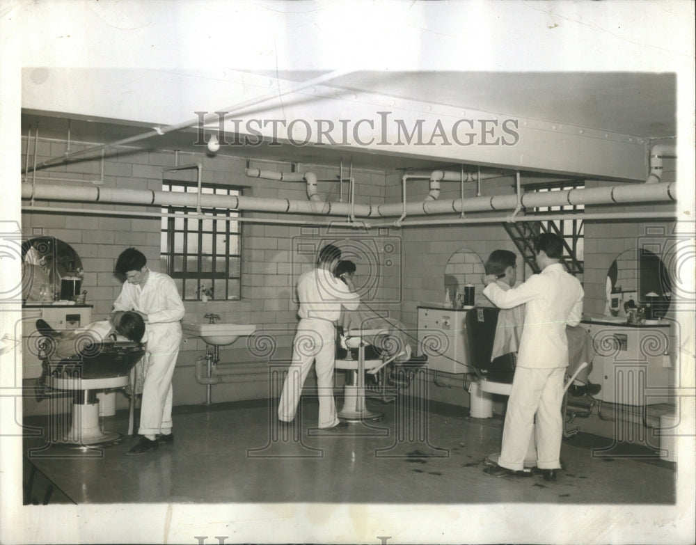 1941 Press Photo White Hill Harr Sburg Barber Shop