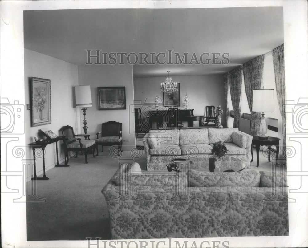 1971 Press Photo Condominium Decor