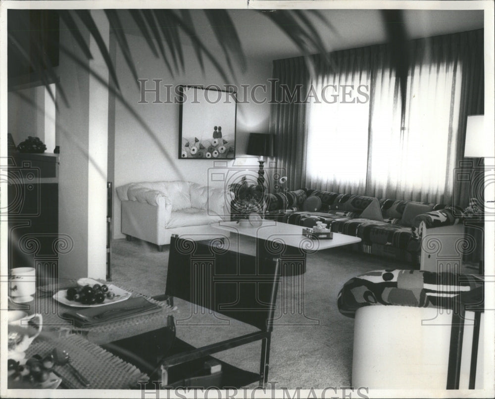 1972 Press Photo Living Dinning Room 19th century