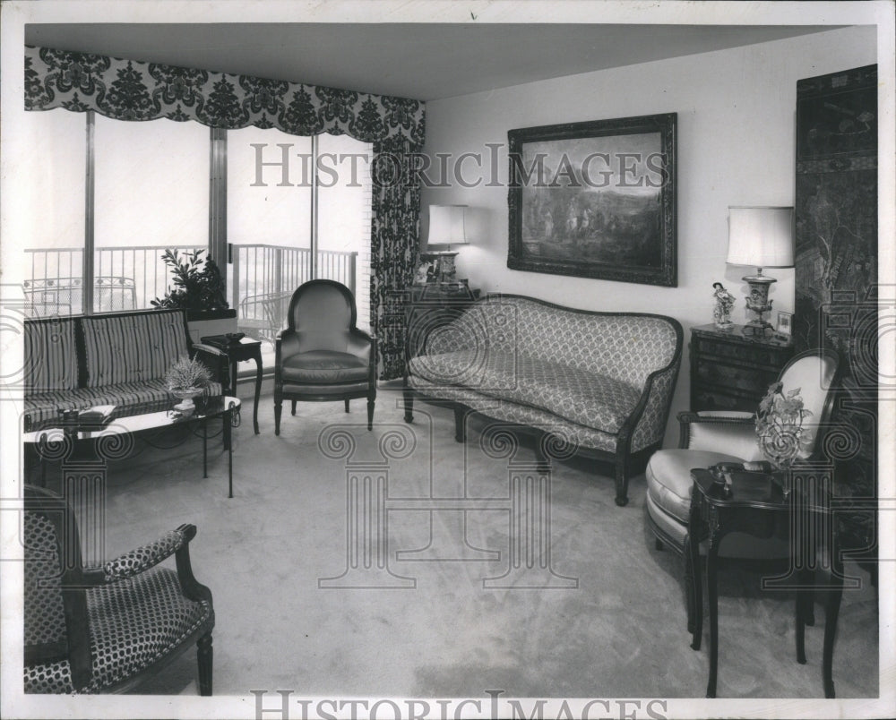 1966 Press Photo Marian Peck Arthur Apartment Walls Rug