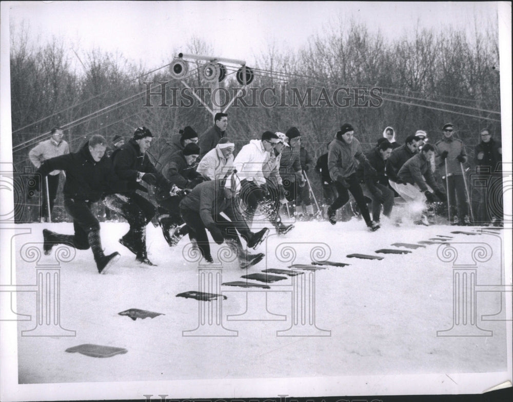 1964 Press Photo Sledding Toboggan Olympic sports