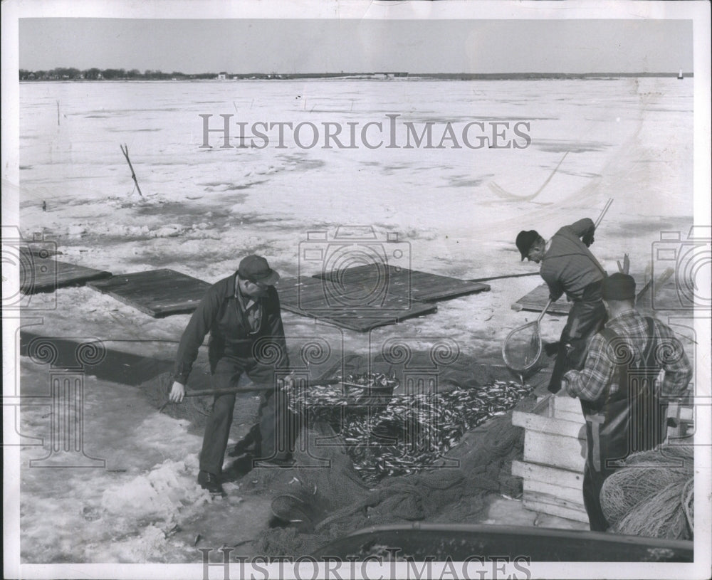 1956 Press Photo Lake Water Fishing Lentent meals galor