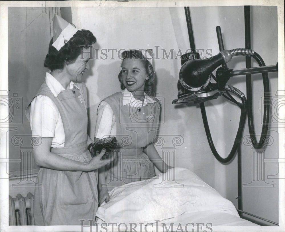 1942 Press Photo Simmons Parker Nurses Aids