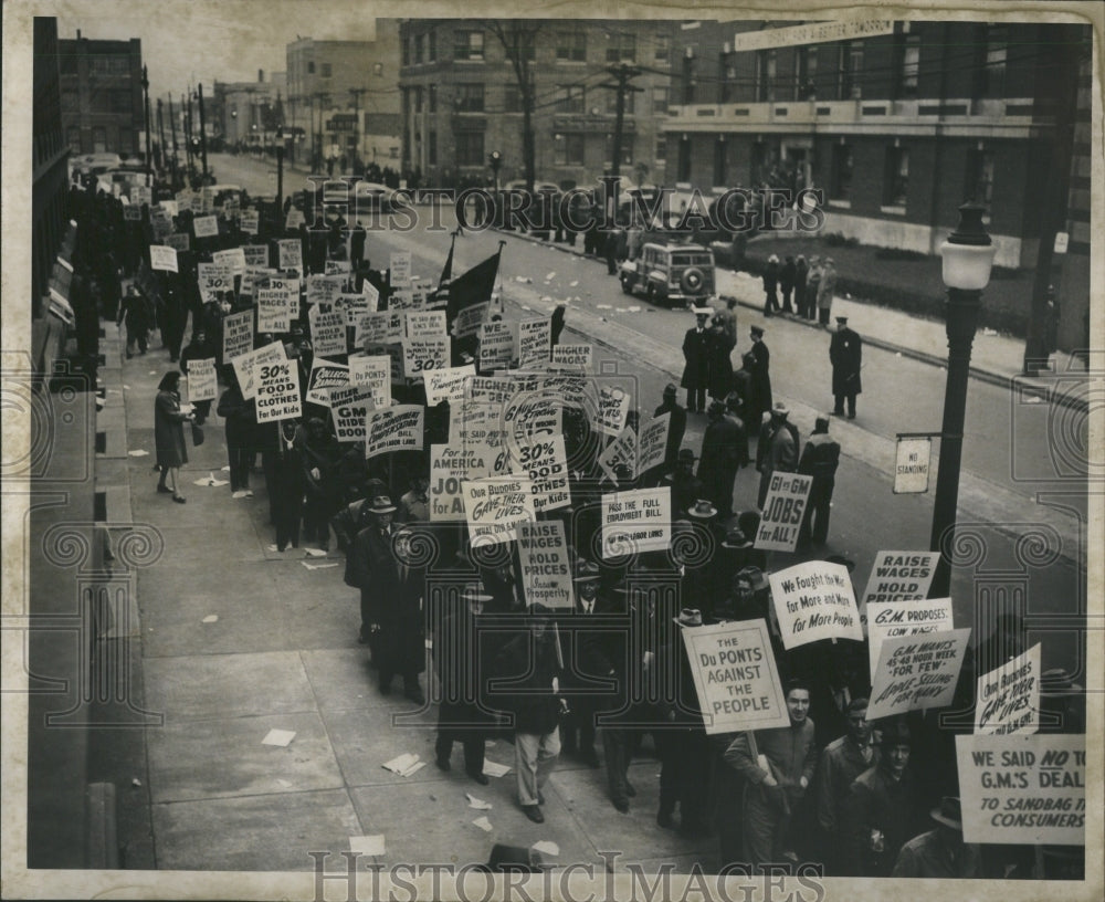 1945 Press Photo Picketing