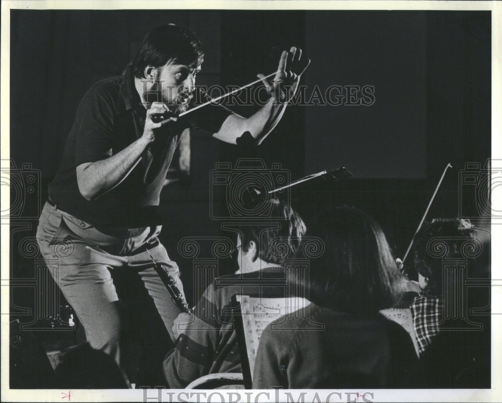 1983 Press Photo Chamber orchestra rehearses vespers