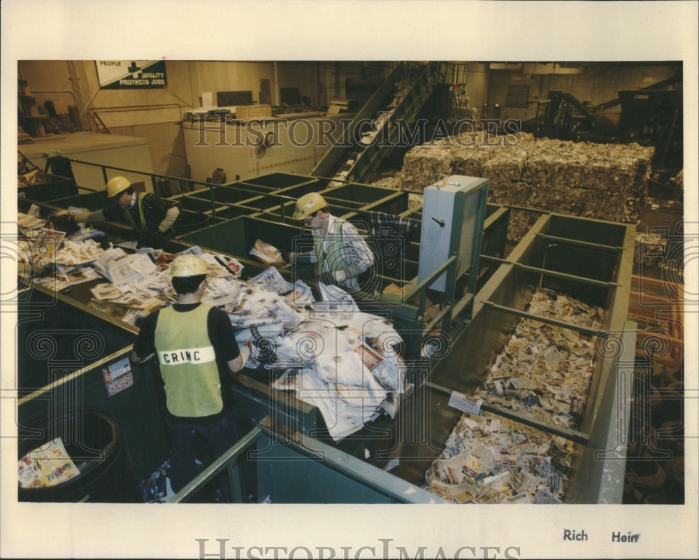 1993 Press Photo Local Recycling Carol Stream News Pap