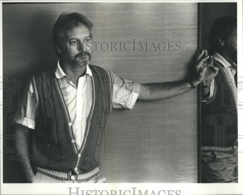 1983 Press Photo Bill Ditfort Fashion Desinger Shirt