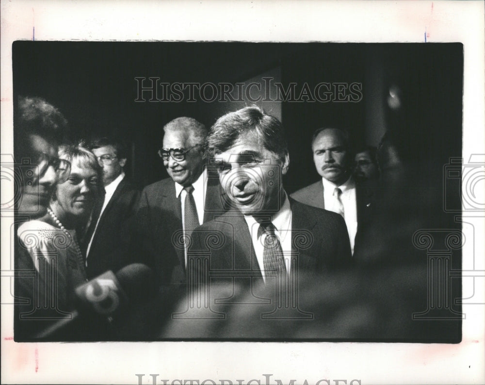 1988 Press Photo Michael Stanley Dukakis Bush John Kenn