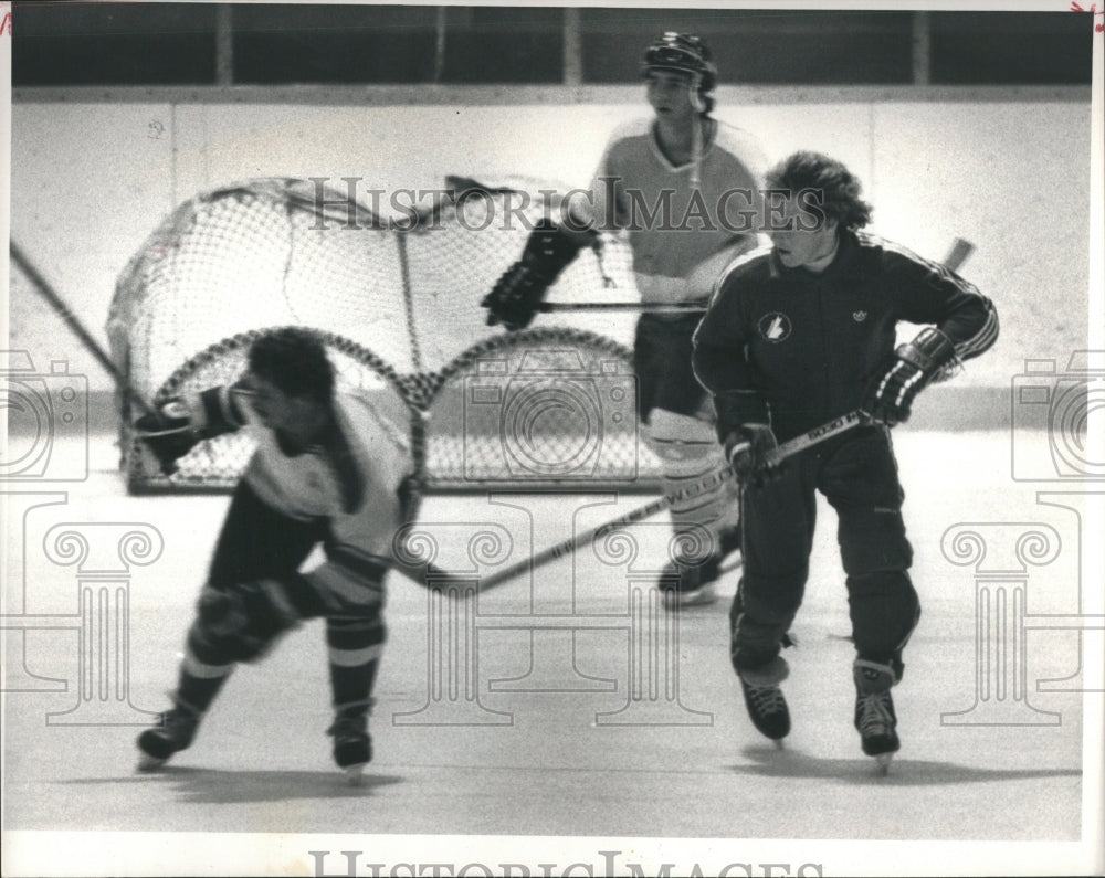 1983 Press Photo Duguay pickup with local buddies