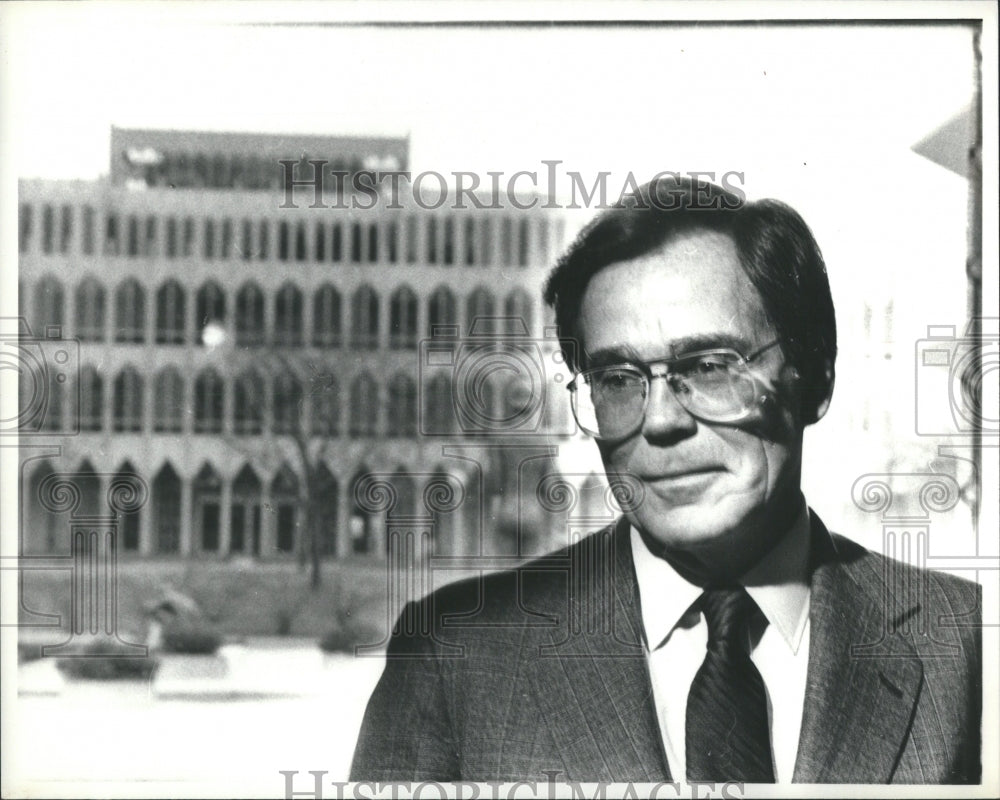 1981 Press Photo Dr Thomas Bouner W S V pres Board