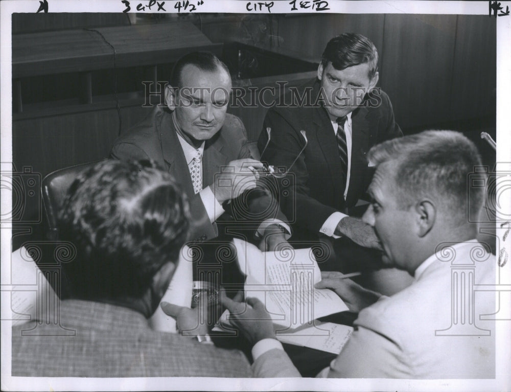 1956 Press Photo Grand Jury Fred Kaess Judge Bohn