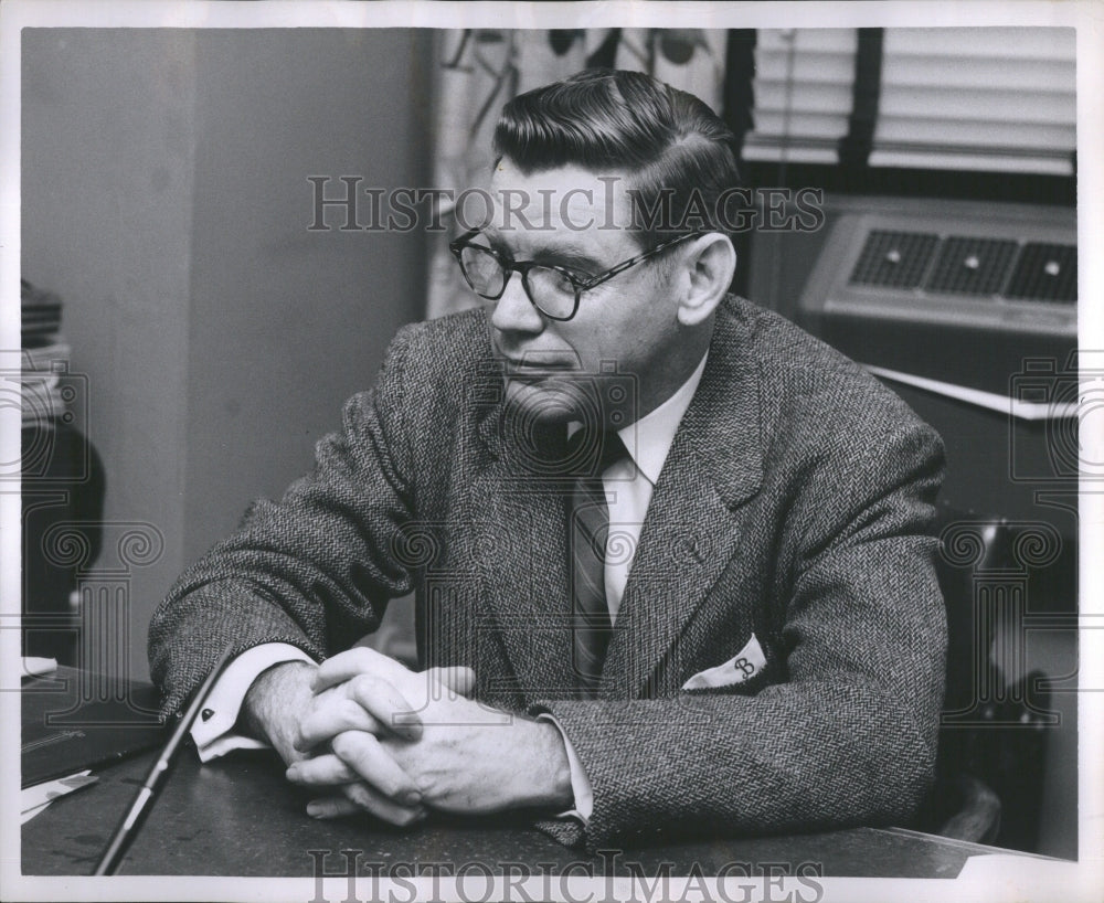 1955 Press Photo Sheldon R Bohn Profile Picture