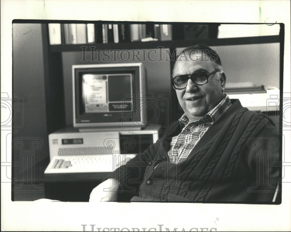 1988 Press Photo Jack Bologna Computer Crime Expert