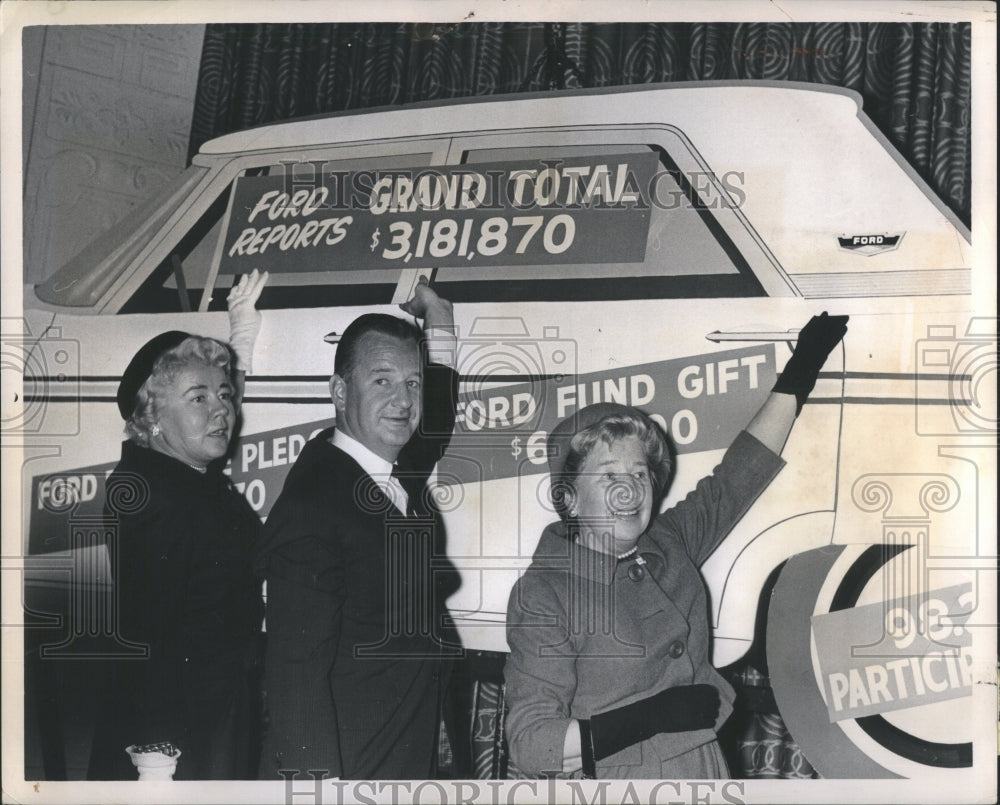 1961 Press Photo UF Benson Ford Wife Willaim Clay