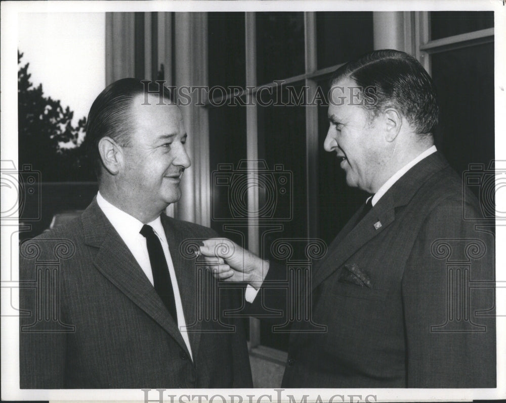 1978 Press Photo Benson Ford Chairman Desler Policy