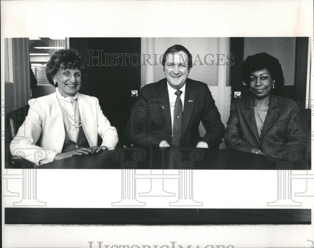 1984 Press Photo Mary Ann Banks Curt BollerJanice Frazi