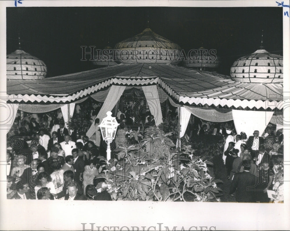 1989 Press Photo At Malcolm Forbes Birthday Party