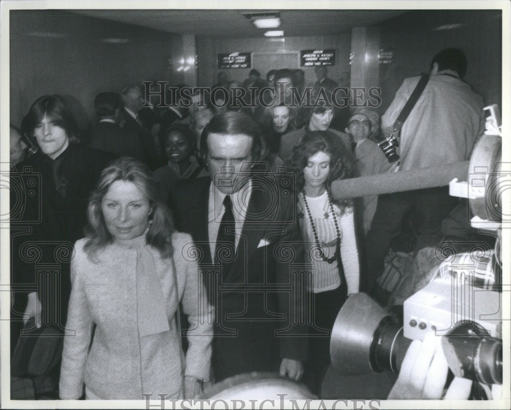 1988 Press Photo Christina Lunch Break Zeff Attorney