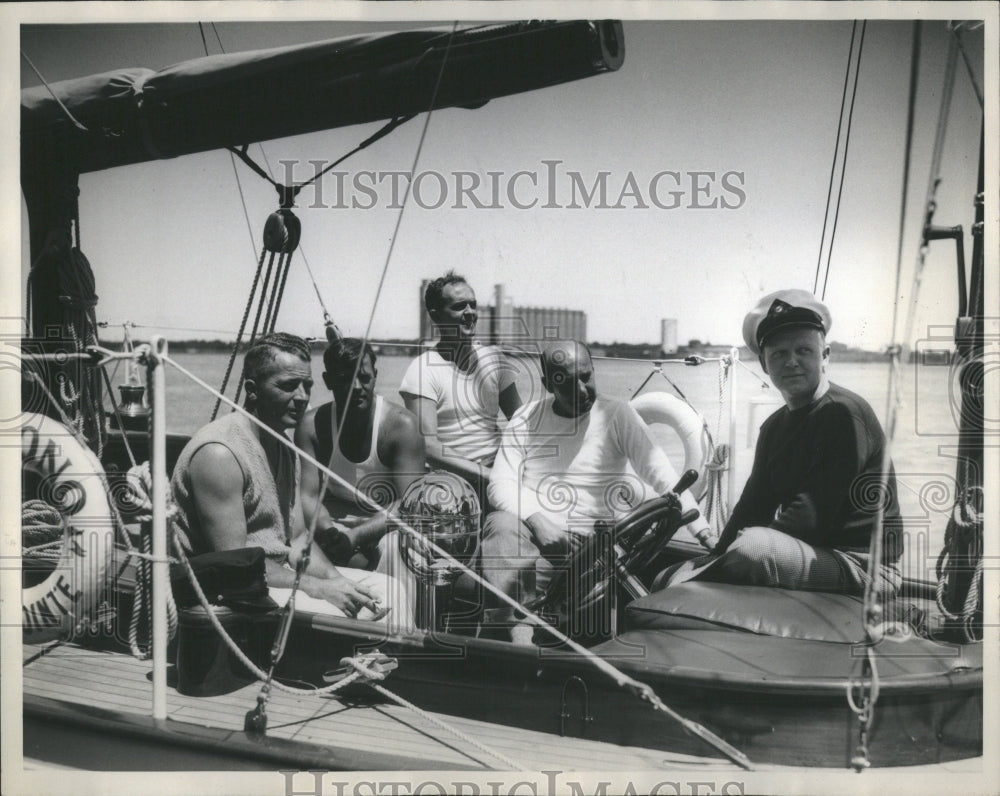 1938 Press Photo John B. Ford Jr. and Crew of Rogue III