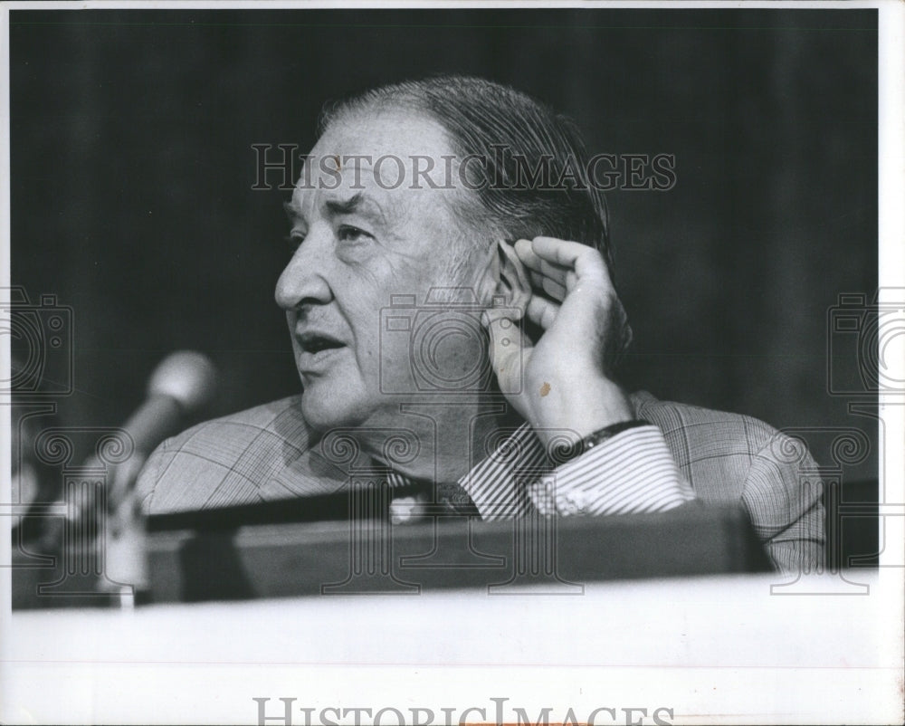 1977 Press Photo Henry Ford II A Philip Randolph Award