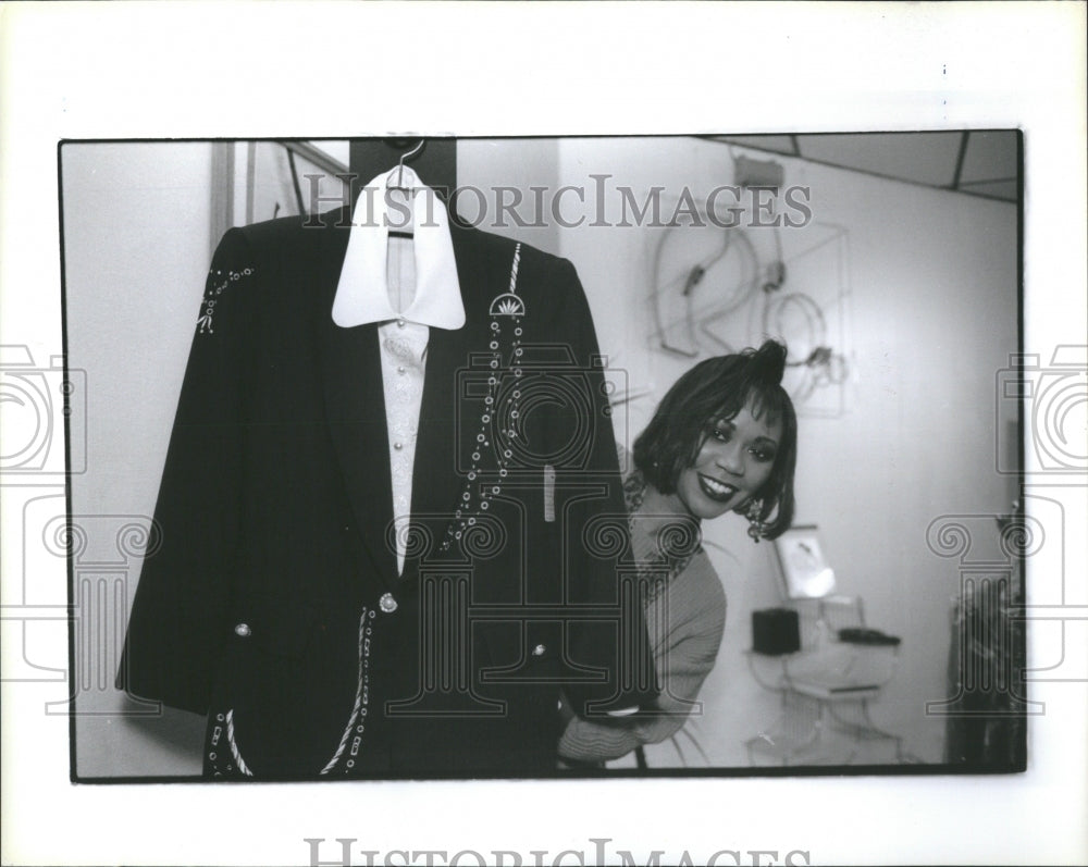 1992 Press Photo RIO Boutique Detroit Owner Coat