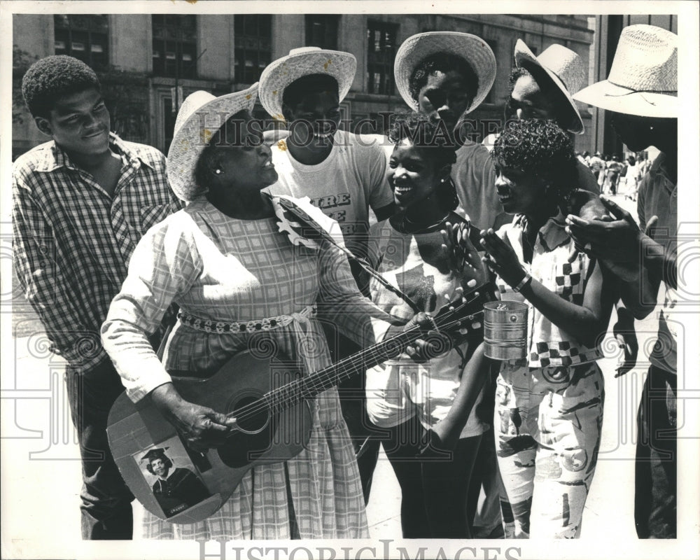 1986 Press Photo Granny Jenkins atSenior Arts Festival