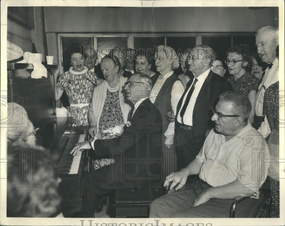 1966 Press Photo Senior Citizens