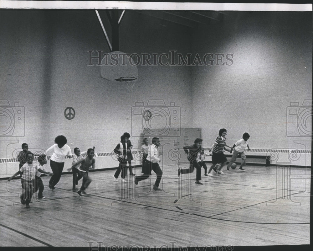 1972 Press Photo Abraham Lincoln Center Special Ed Gym