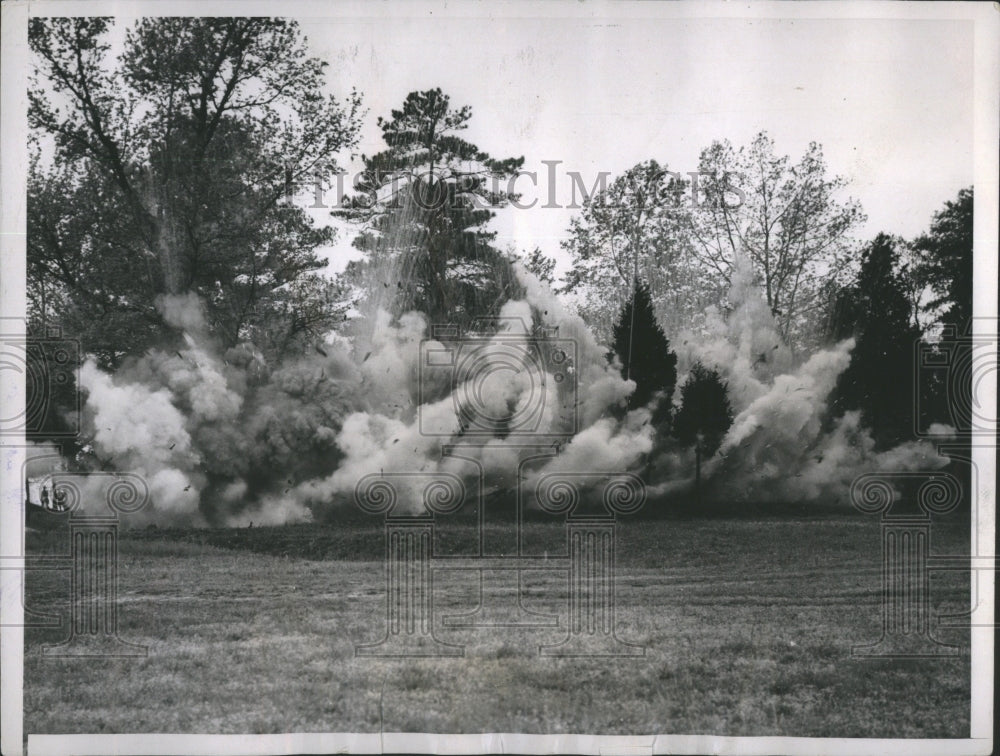 1937 Press Photo Battle of the Crater