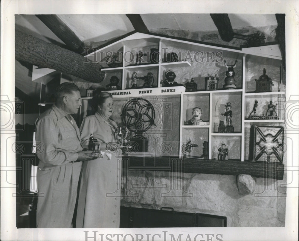 1951 Press Photo Howell stand Trapeze Penny