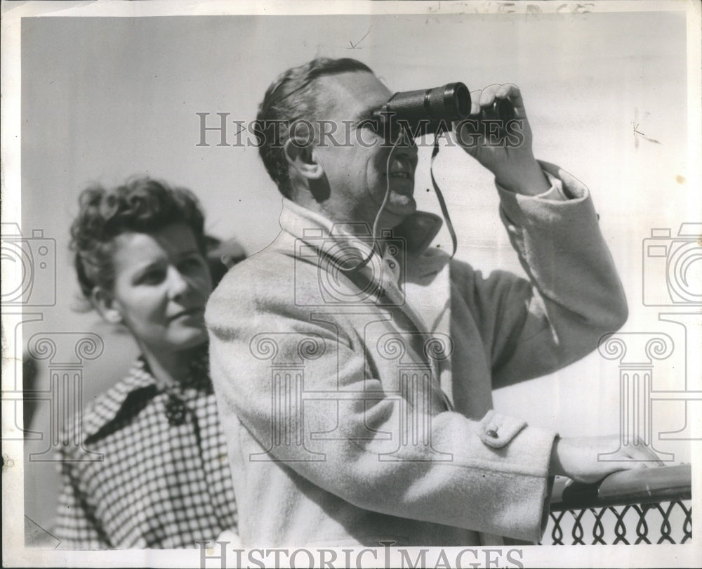 1954 Press Photo Railbird Licoln Fields Track Race