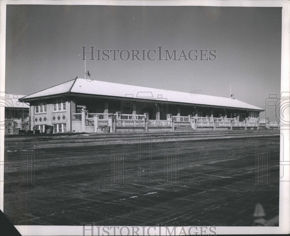 1983 Press Photo Situated Buliding Houses