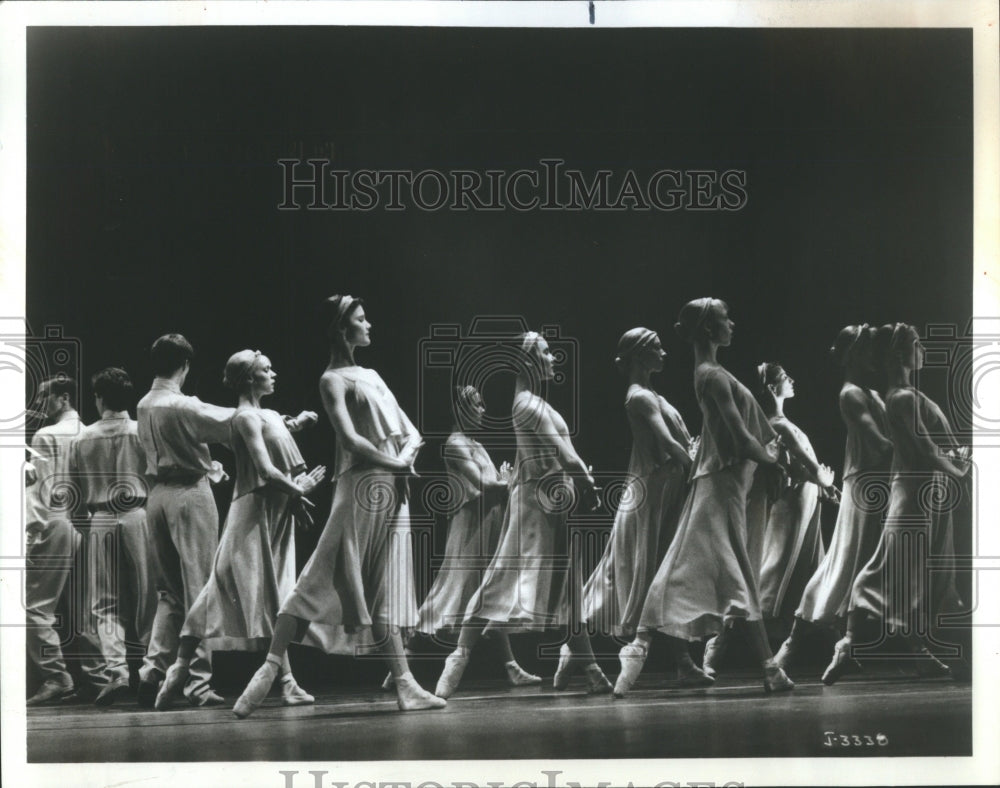 1987 Press Photo Joffrey Ballet Dance Heart Metter