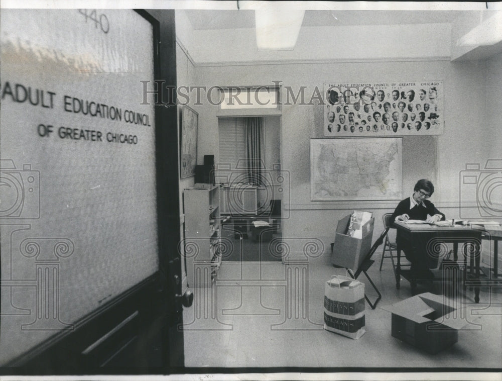 1975 Press Photo Education Council Chicago Esther Fain