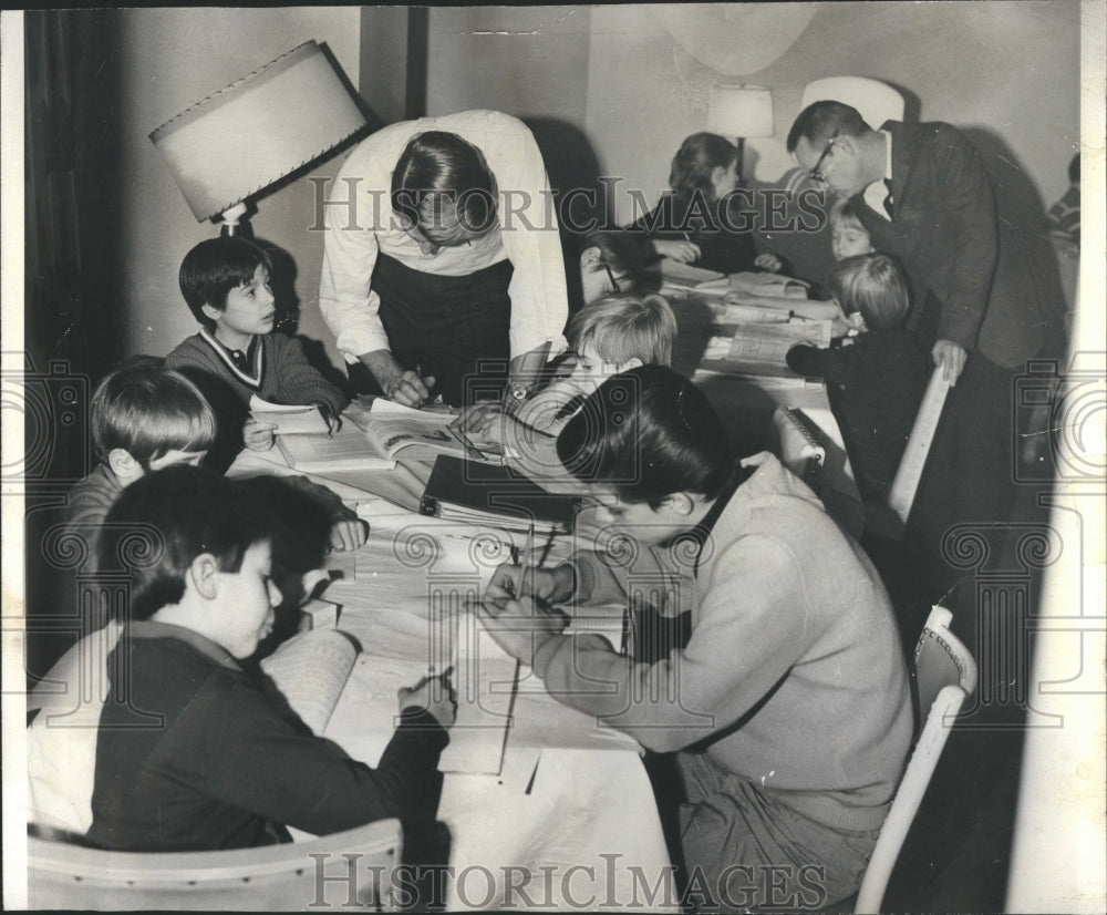 1965 Press Photo Oliver business school youngster