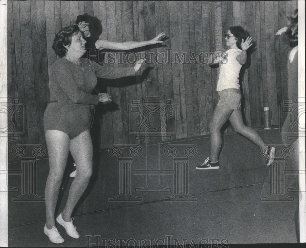 1977 Press Photo Aerobic Dancing Chicago Class