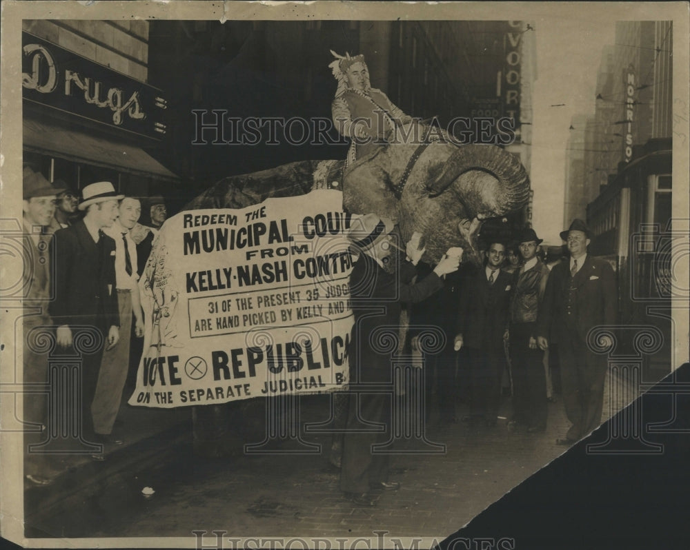 1938 Press Photo Protest Municipal court