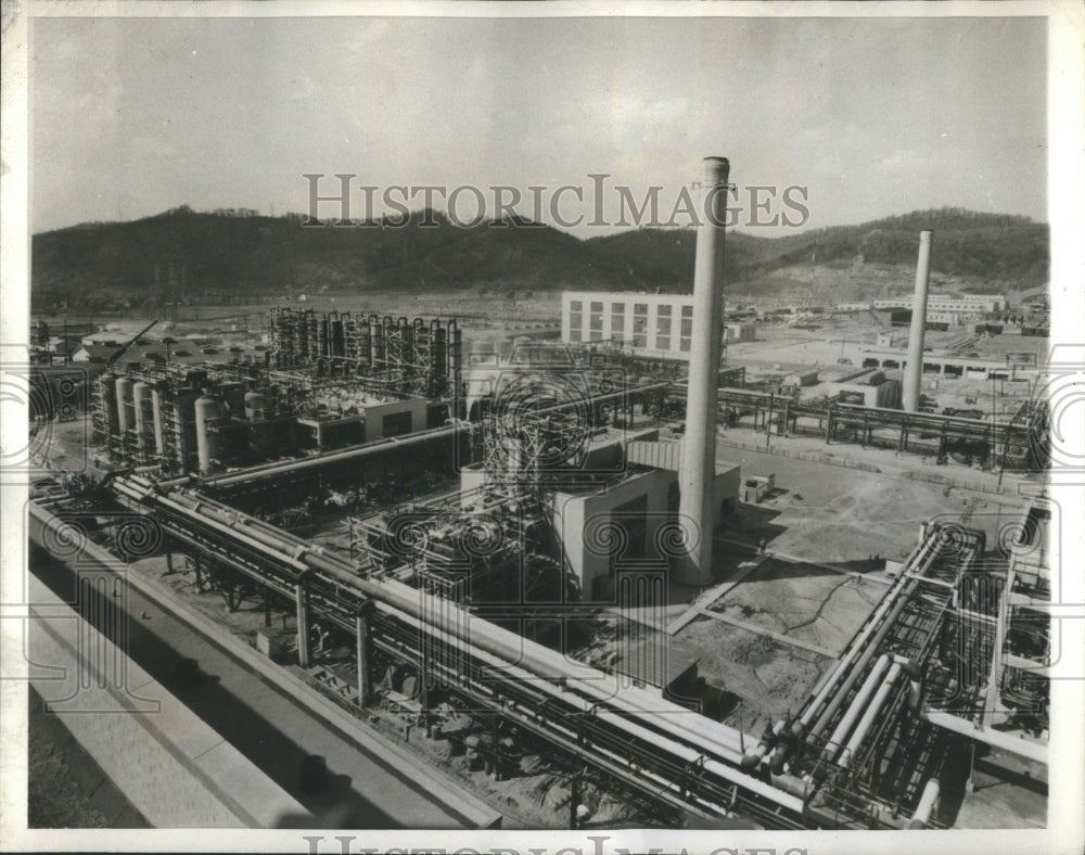 1943 Press Photo Synthetic Rubber Institute WV