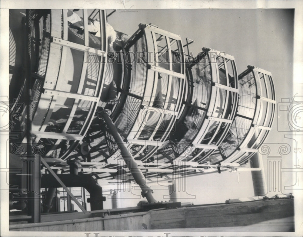 1944 Press Photo Styrene Stripping Columns