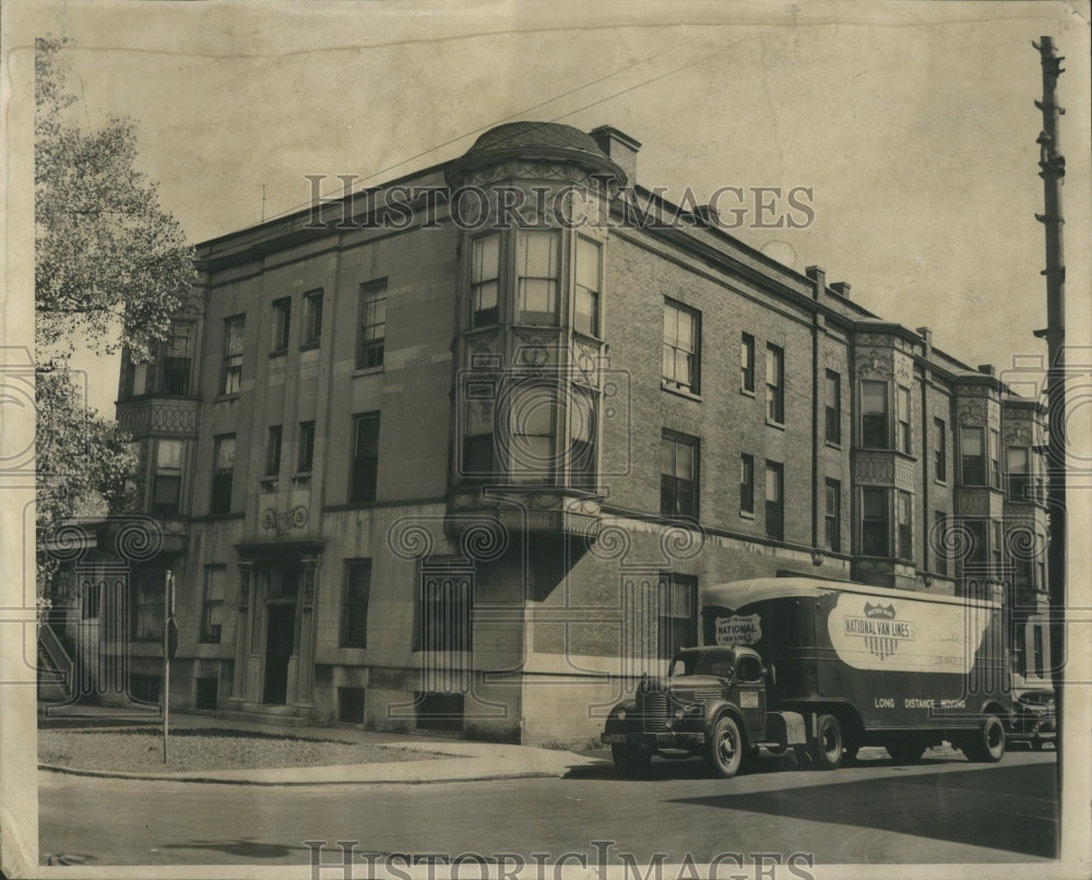 1948 Press Photo Got 2,500 for old furniture?