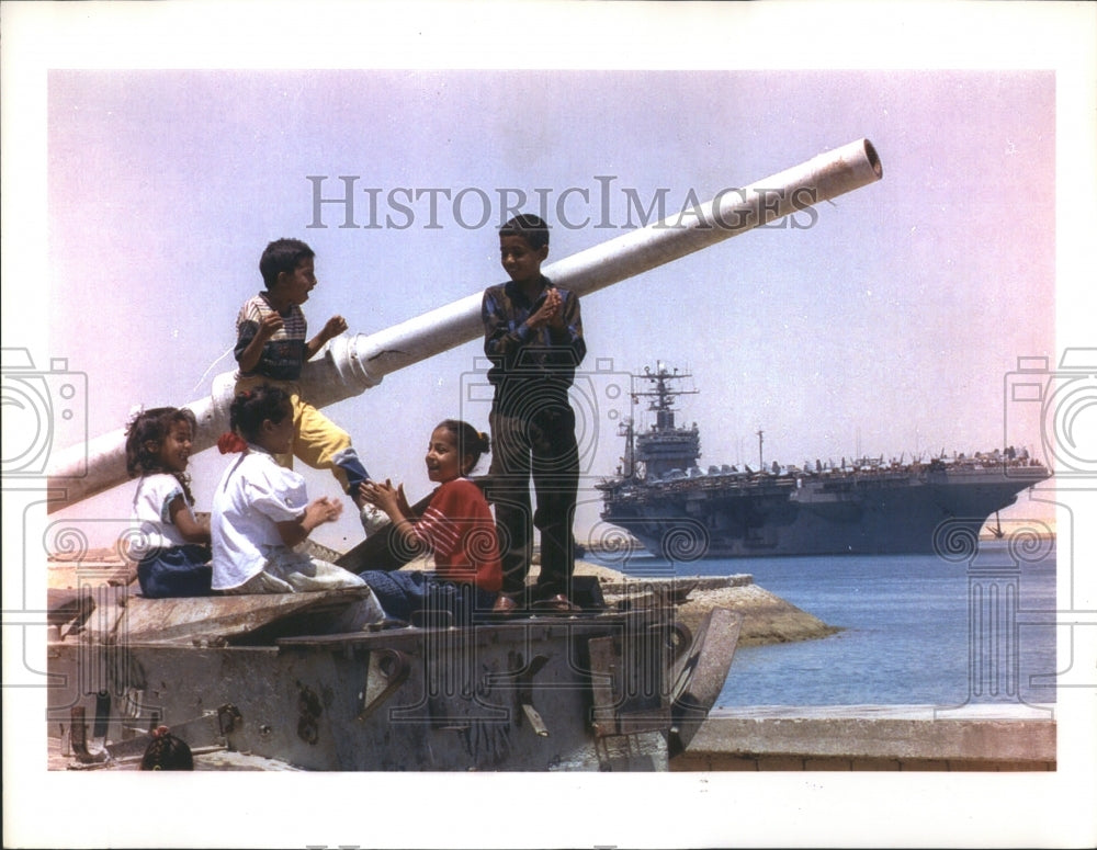 1993 Press Photo USS Theodore Roosevelt ship