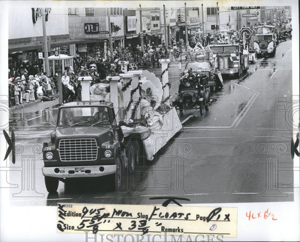 1976 Press Photo US Bicentennial Parade Detroit