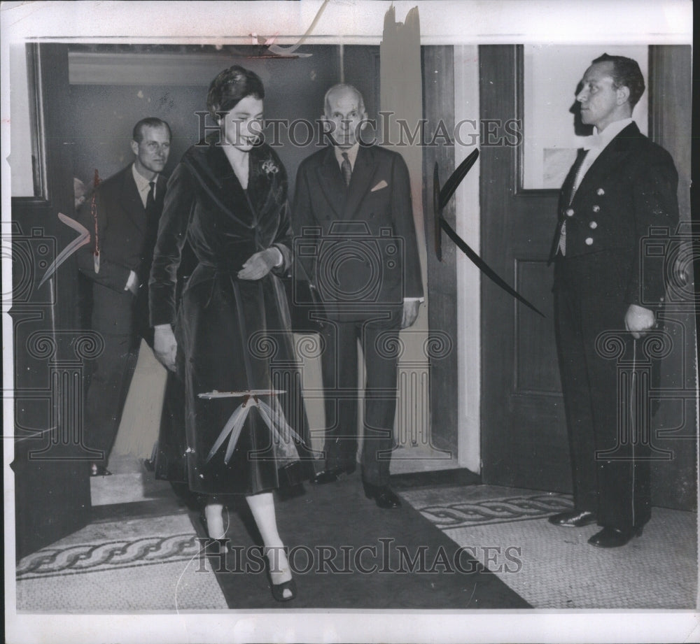 1957 Press Photo Canada--Queen Elizabeth Home Prince