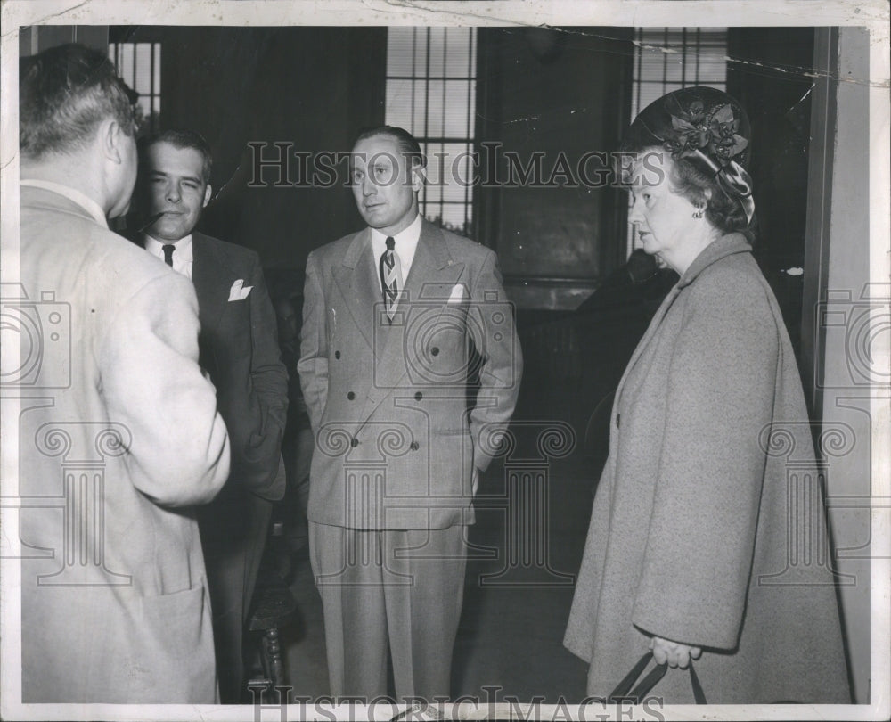 1950 Press Photo Mayor Reaume and Nurse Maybee.